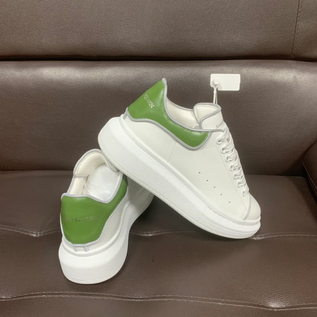 👟👟Ex-factory price 560👟👟 Professional McQueen factory. Top version. Couple style👫 Alexander McQUEEN high version has been upgraded to the highest quality again✅ 💪McQueen Spring, Summer, Autumn and Winter Top version Purchasing level✅ Recruiting national online and offline agents to join🤝 🏆Fabric: Italian imported leather, high texture, water-resistant and does not discolor, 🏆Inner: ️Grade A water-dyed sheepskin imported from Italy is dirt-resistant, sweat-absorbent, breathable and comfortable... The heel is embossed with high temperature convex and concave. 🏆 Foot pads: top-grade Italian super-soft cowhide leather 🏆 Outsole: PU original green transparent counter 1:1 🏆 Shoe box: original beige box. Plus white flip cover and double layer protection. Cloth bag, handbag. Certificate of 1:1 mold opening 4-piece set. Delivered with a pair of shoelaces. 🖕🏿🖕🏿🖕🏿You can choose any pair of shoelaces in any color of our factory. 🏆Code number: female 34-41. male 38-46. 🏆Special remarks (female size 34.40.41, male size 38.45.46 are customized and cannot be returned or exchanged) Please note when placing an order in Niuli! Win-win cooperation🤝